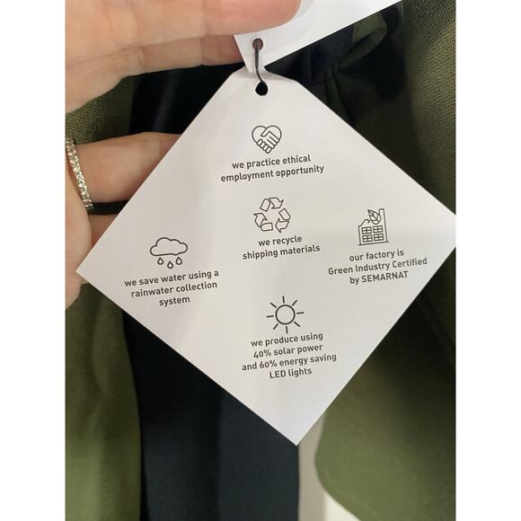 REBEL Rebel Wilson NWT Colorblock 3/4 Sleeve Knee Length Dress Stretch Size 1X‎ - Picture 9 of 9